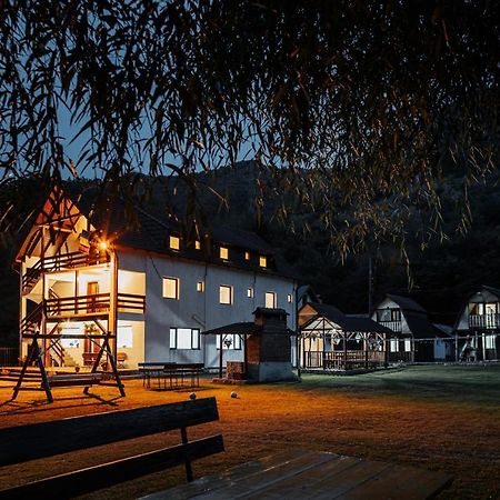 Casa Ardeleana 호텔 Lotrioara 외부 사진