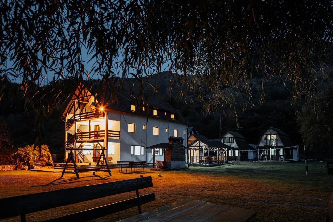 Casa Ardeleana 호텔 Lotrioara 외부 사진