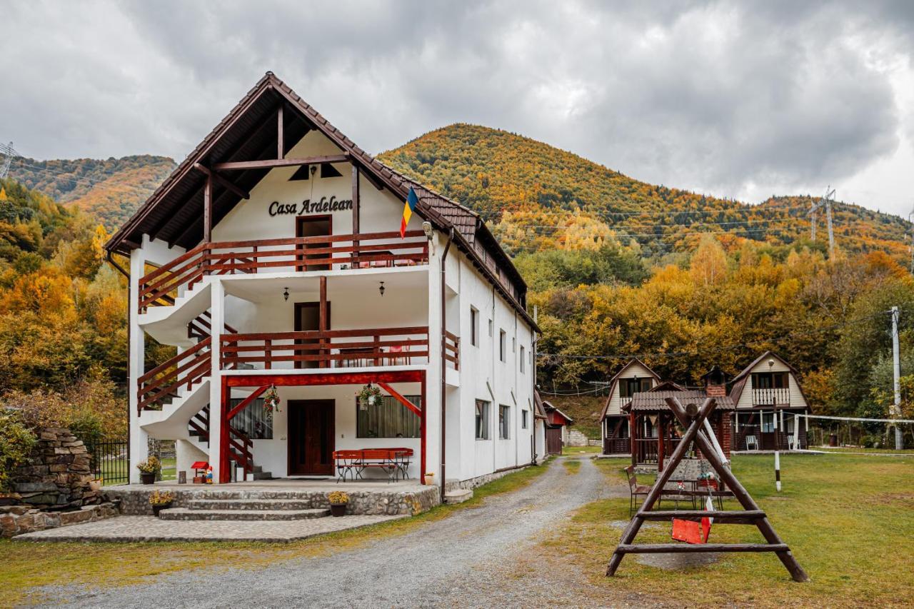 Casa Ardeleana 호텔 Lotrioara 외부 사진